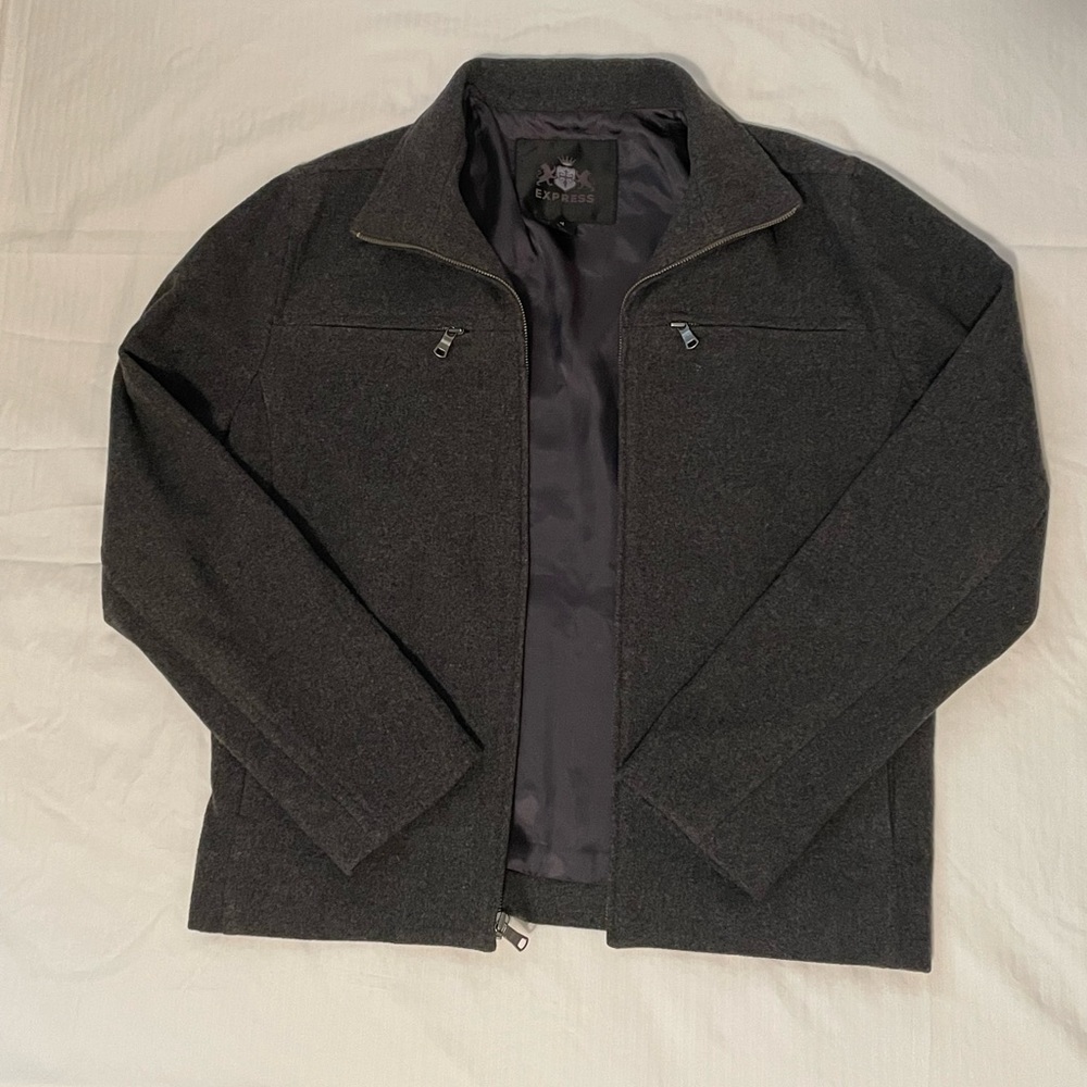 Express men’s wool/blend grey full zip sport coat. Size M